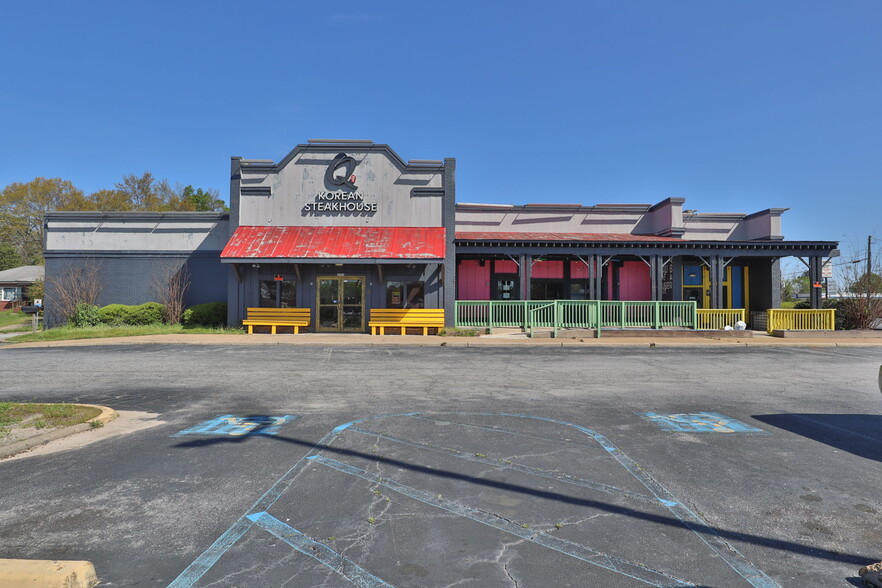 Primary Photo Of 2643 Manchester Expy, Columbus Restaurant For Lease