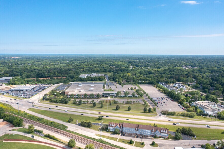 More Photos Of 540 W Northwest Hwy, Barrington Unknown For Lease