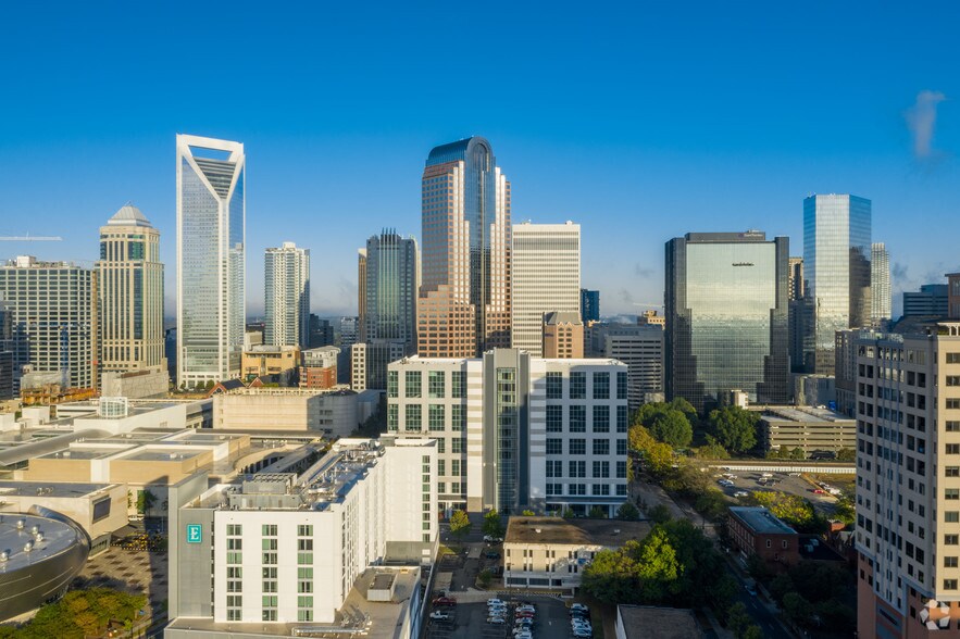 More Photos Of 101 S Tryon St, Charlotte Office Residential For Lease