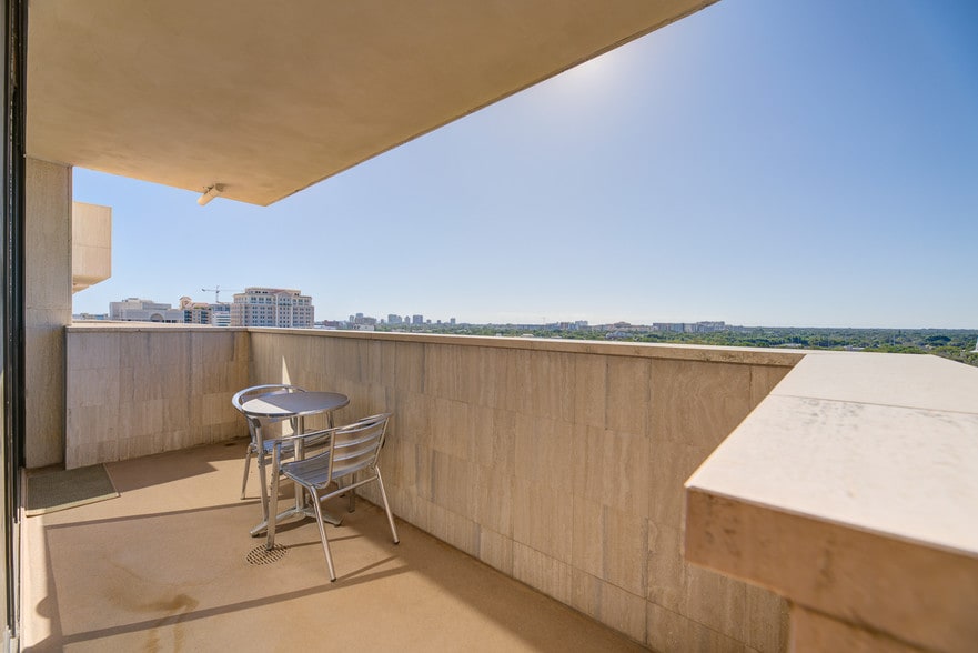 More Photos Of 550 Biltmore Way, Coral Gables Office For Lease