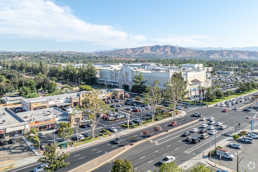 More Photos Of 10054-10098 Magnolia Ave, Riverside Unknown For Lease