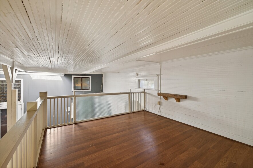 More Photos Of 304 S Cherokee Rd, Social Circle Flex For Sale