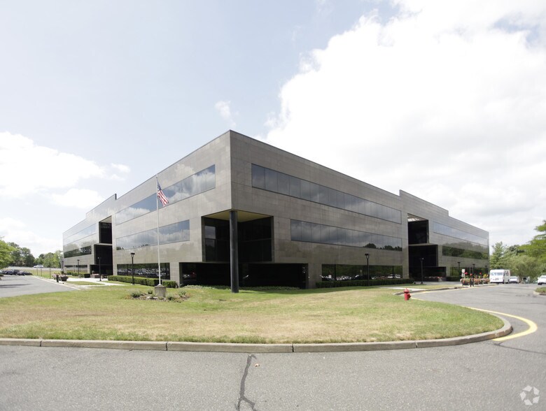 More Photos Of 400 Rella Blvd, Montebello Office For Lease
