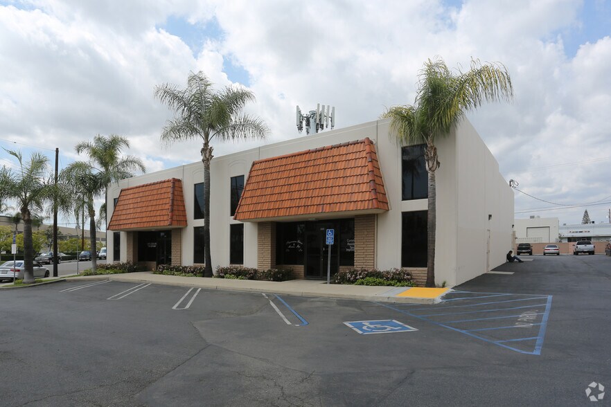 Primary Photo Of 2881-2895 E La Palma Ave, Anaheim Warehouse For Lease