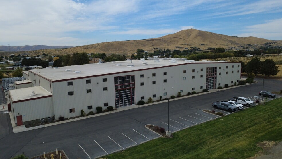More Photos Of 8111 Keene Rd, West Richland Manufacturing For Sale