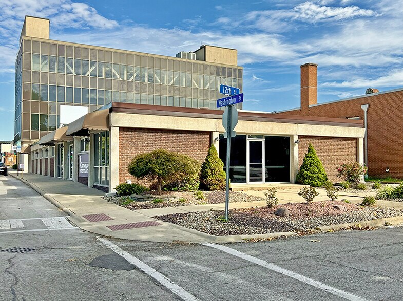 More Photos Of 1117 Washington St, Highland Medical For Sale