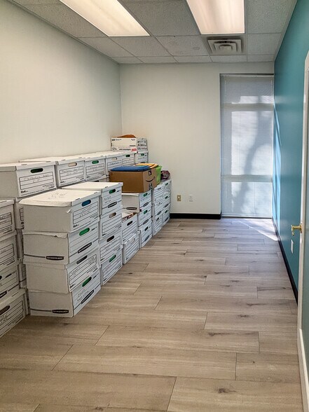 More Photos Of 1321 Ashley River Rd, Charleston Office For Lease