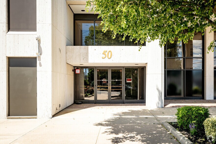 More Photos Of 50 Jackson Ave, Syosset Medical For Lease