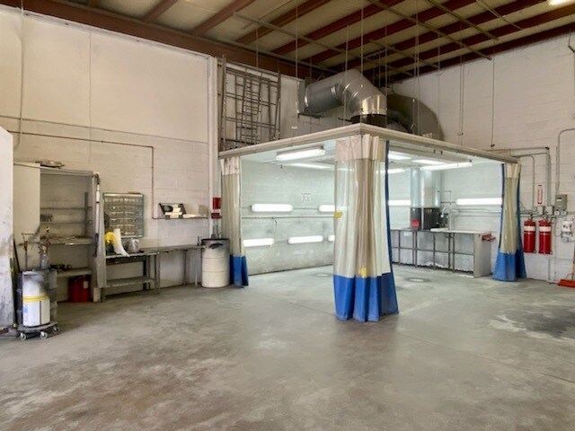 More Photos Of 9107 Industry Dr, Manassas Park Warehouse For Lease