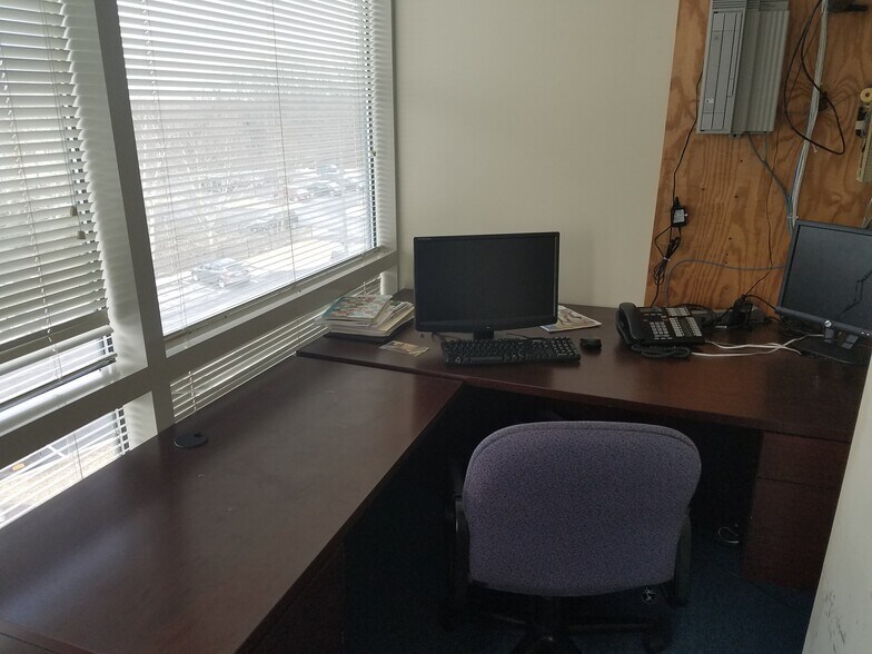 More Photos Of 8860 Columbia 100 Pkwy, Columbia Medical For Sale