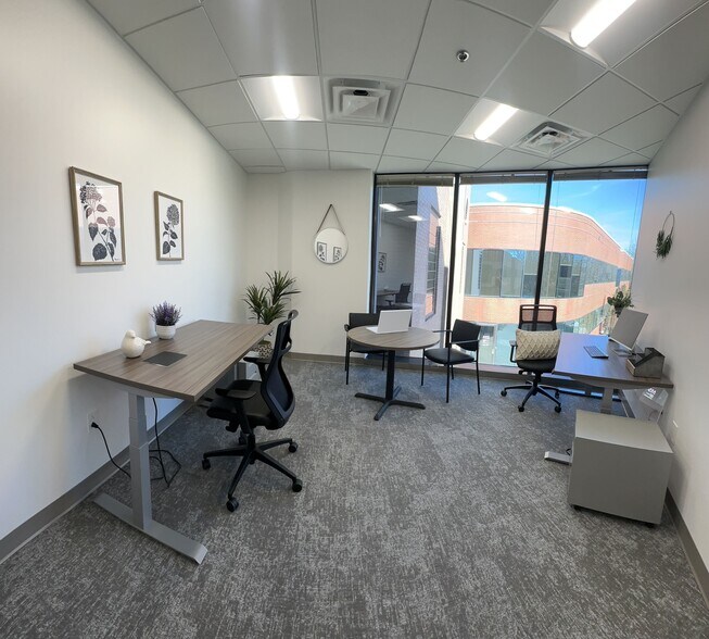 More Photos Of 214 Overlook Cir, Brentwood Office For Sale