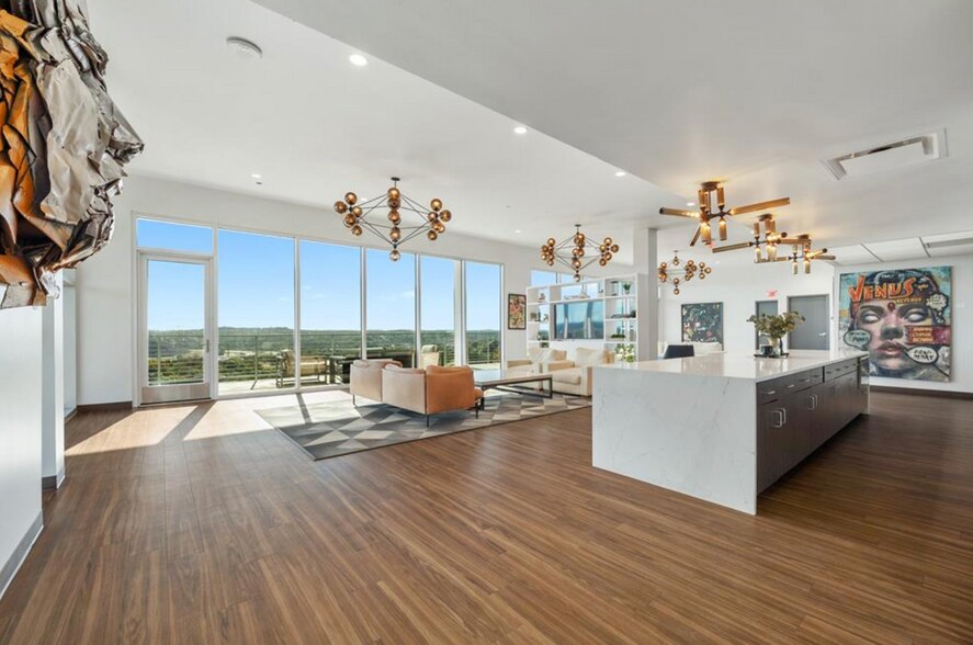 More Photos Of 4229 FM 620, Austin Showroom For Sale