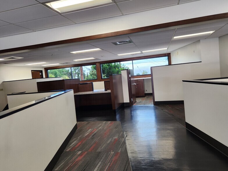 More Photos Of 20 Miraleste Plz, Rancho Palos Verdes General Retail For Lease