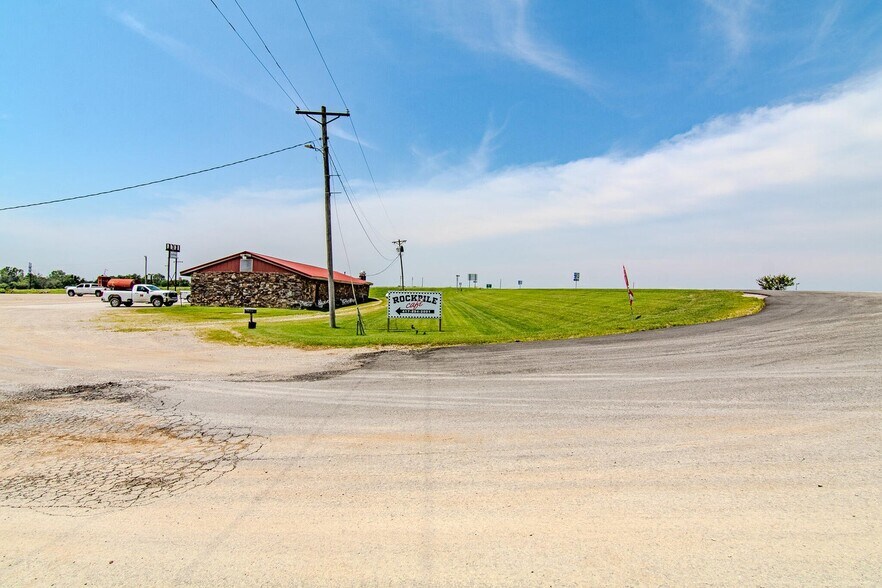 More Photos Of 18400 E B Hwy, Sheldon Flex For Sale