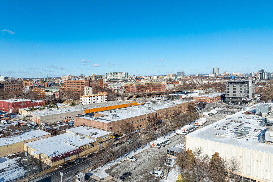 More Photos Of 800-812 Spring Garden St, Philadelphia Office For Sale