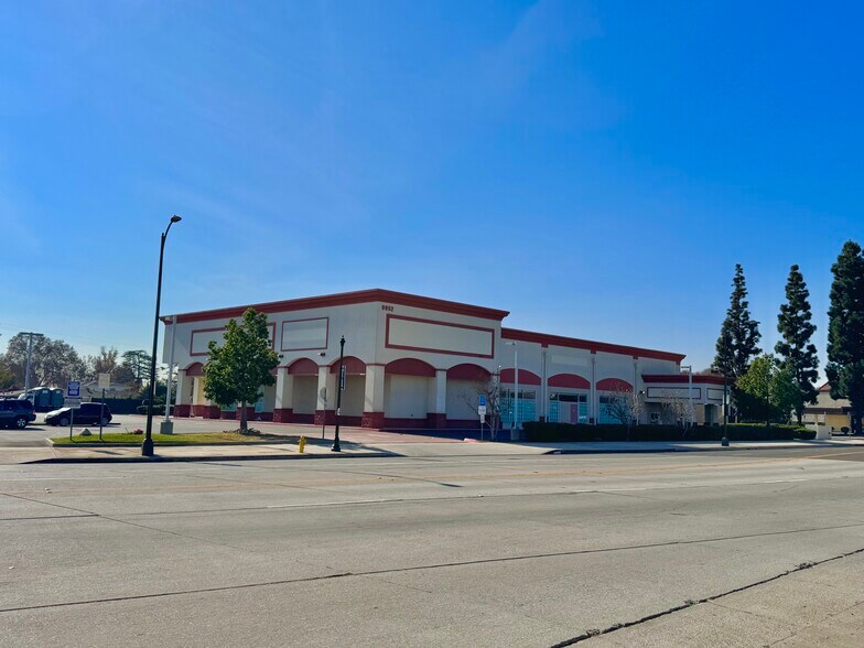 More Photos Of 9952 Las Tunas Dr, Temple City Drugstore For Lease