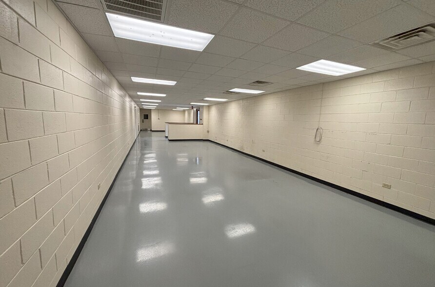 More Photos Of 157 Industrial Dr, King Warehouse For Lease