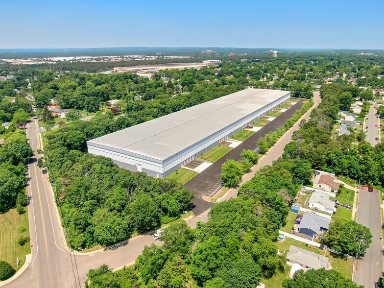 More Photos Of 145 Candlewood Rd, Bay Shore Warehouse For Lease