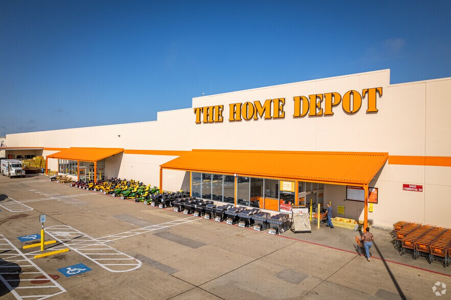 More Photos Of 24110-24502 Commercial Dr, Rosenberg Unknown For Lease