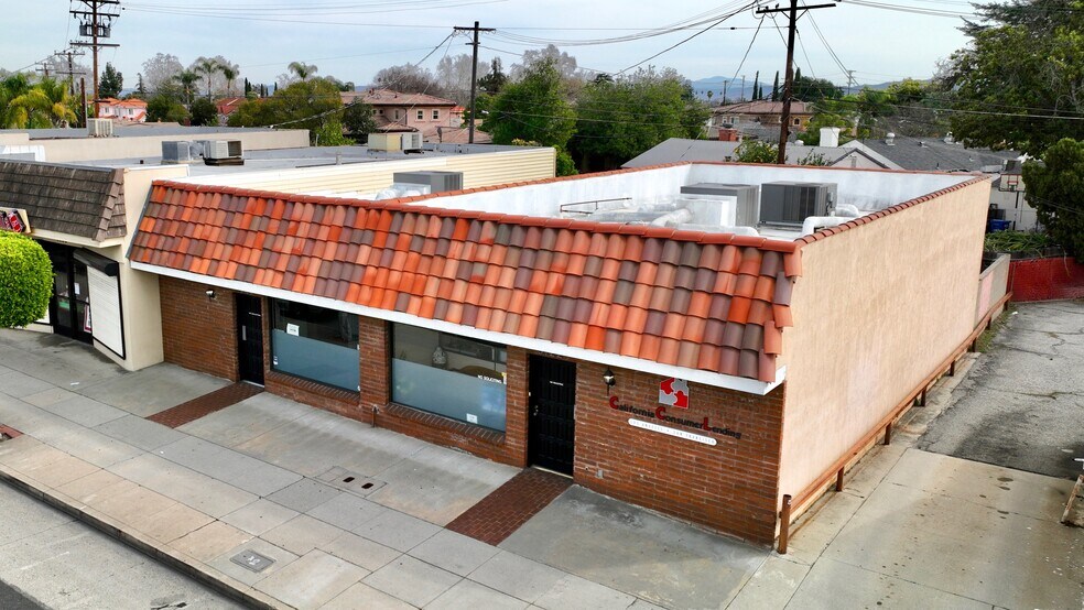 More Photos Of 9122-9124 Las Tunas Dr, Temple City Office For Sale