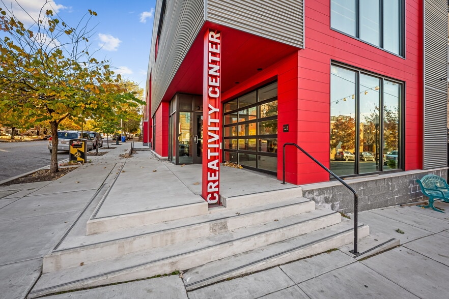 More Photos Of 422 S Highland Ave, Baltimore Storefront Retail Residential For Sale
