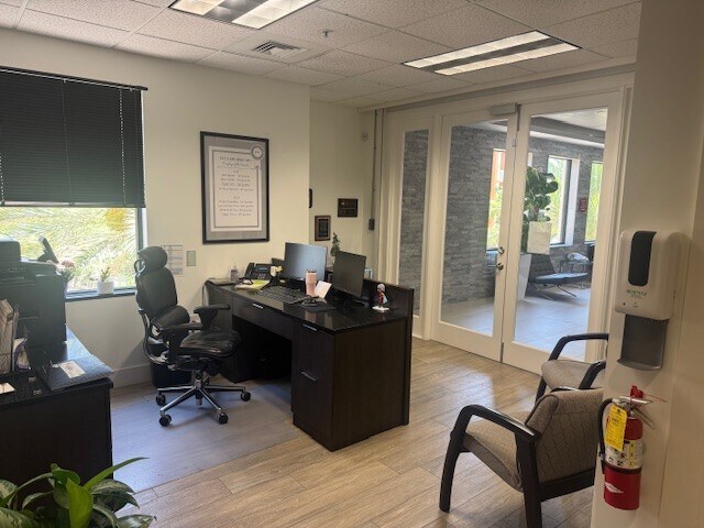 More Photos Of 1333 3rd Ave S, Naples Medical For Sale