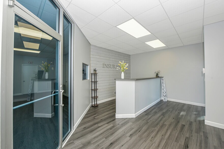 More Photos Of 200 Corporate Plz, Islandia Office For Lease