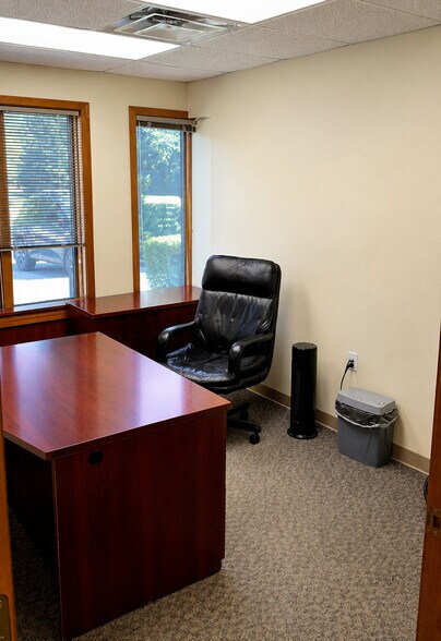 More Photos Of 160-174 S Industrial Dr, Saline Medical For Sale