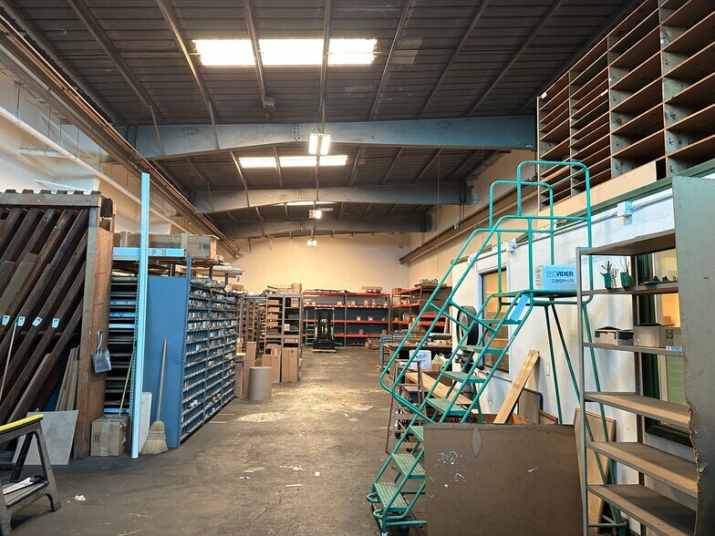 More Photos Of 1475 Yosemite Ave & 1450 Armstrong Ave, San Francisco Manufacturing For Lease