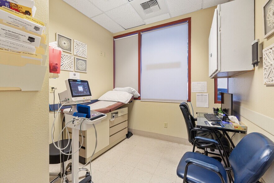 More Photos Of , Indio Office For Sale