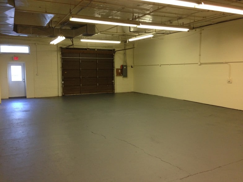 More Photos Of 86 Lackawanna Ave, Woodland Park Warehouse For Lease