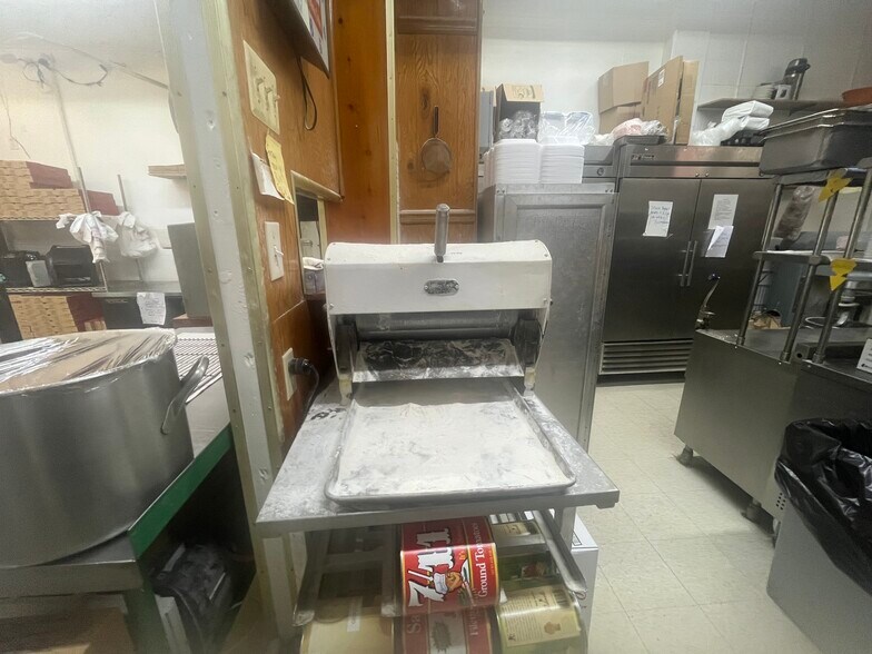 More Photos Of 114 E Lincoln Ave, Mc Donald Storefront For Lease