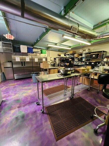 More Photos Of 3102 Los Arboles NE ave, Albuquerque Industrial For Sale