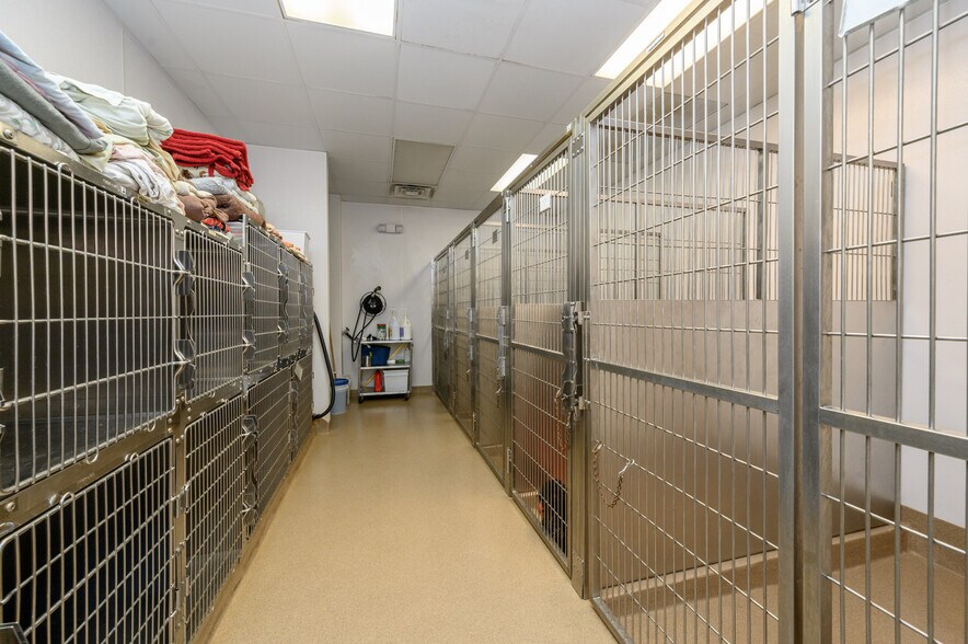 More Photos Of 612 Mount Pleasant Ave, West Orange Veterinarian Kennel For Sale
