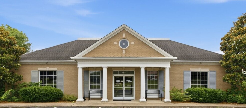 Primary Photo Of 1750 Memorial Dr, Clarksville Medical For Sale