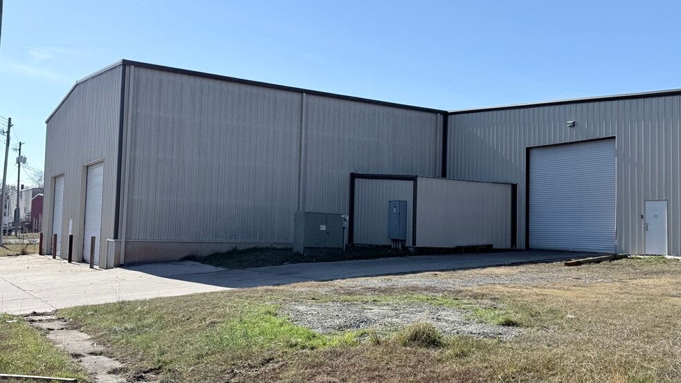 More Photos Of 306 Rogers St, Barnesville Warehouse For Sale