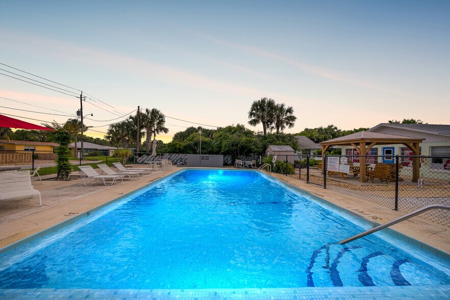 More Photos Of 1708 S Atlantic Ave, New Smyrna Beach Hotel For Sale