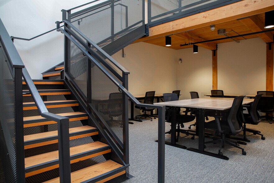 More Photos Of 1120 SE Madison St, Portland Coworking Space