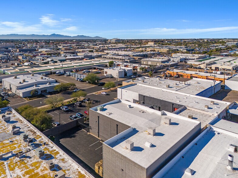 More Photos Of 1926 W North Ln, Phoenix Distribution For Lease