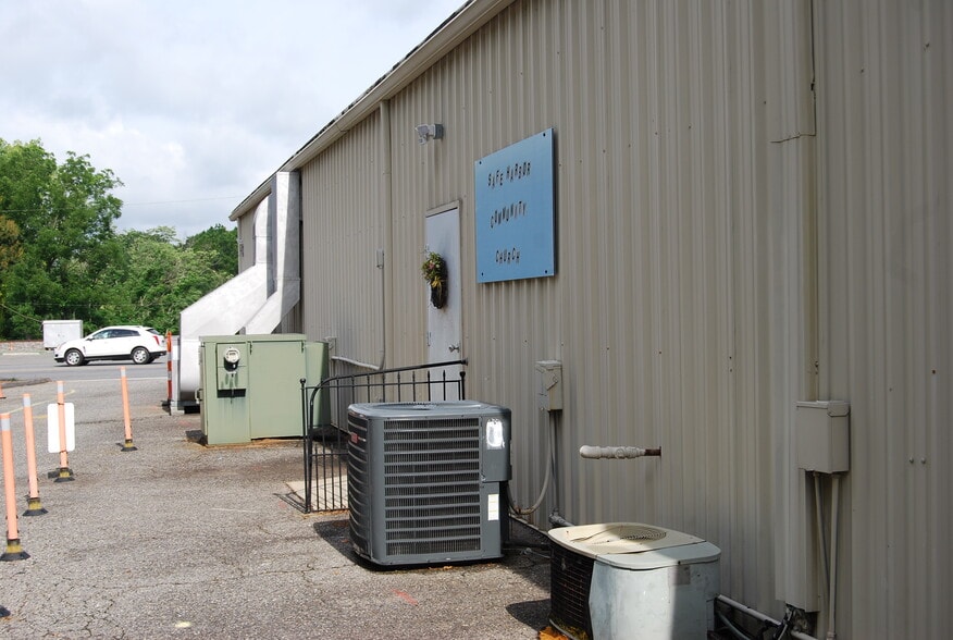 More Photos Of 301 S Battleground Ave, Kings Mountain Specialty For Sale