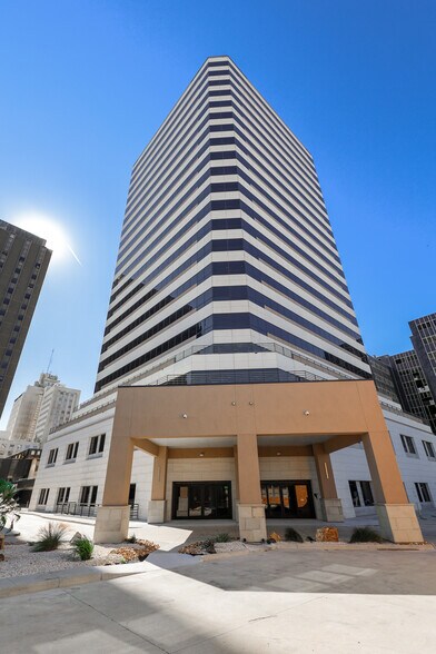 More Photos Of 802 N Carancahua St, Corpus Christi Office For Lease