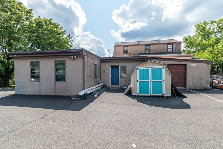 More Photos Of 1454 Bethlehem Pike, North Wales Storefront Retail Office For Lease