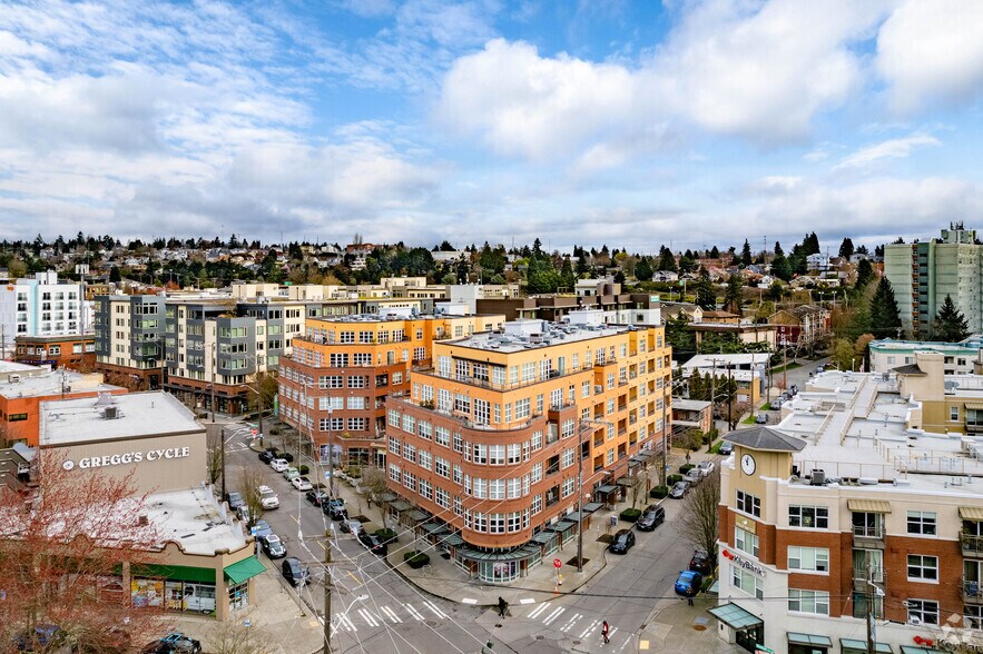 More Photos Of 410 NE 70th St, Seattle Apartments For Sale