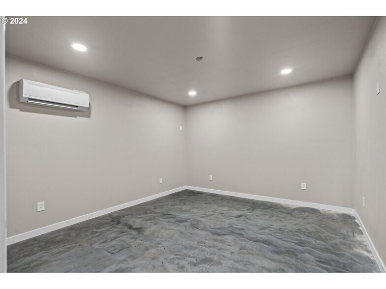 More Photos Of 1845 N 1st Pl, Hermiston Warehouse For Sale