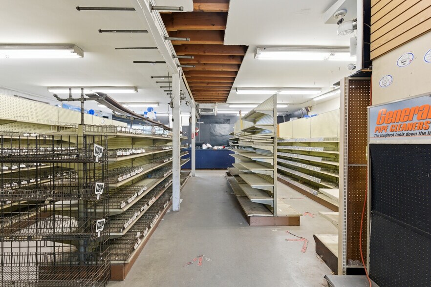 More Photos Of 18446 Vanowen St, Reseda Storefront For Sale