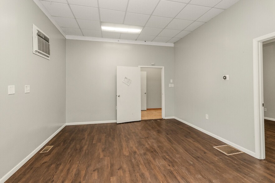 More Photos Of 1321 Payne Ave, Saint Paul Storefront Retail Residential For Sale