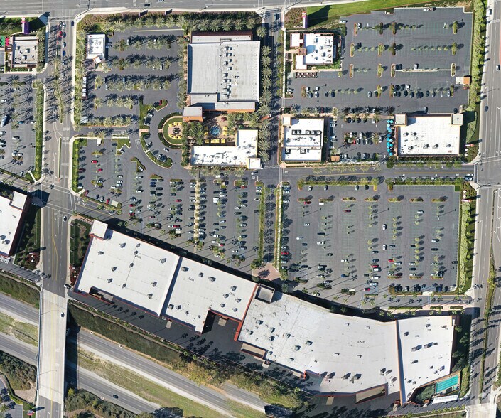 More Photos Of 2915-3011 El Camino Real, Tustin Unknown For Lease