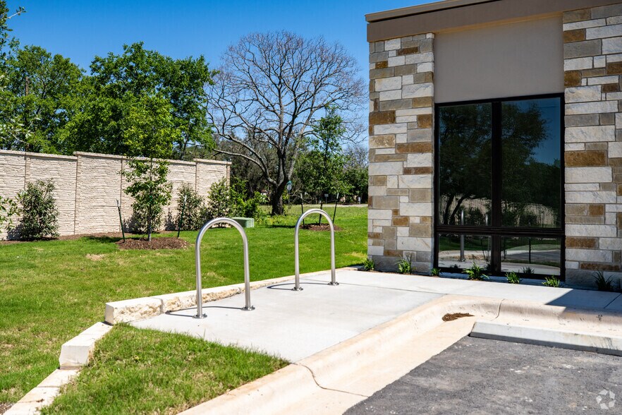 More Photos Of 1908 Yaupon Trl, Cedar Park Loft Creative Space For Sale