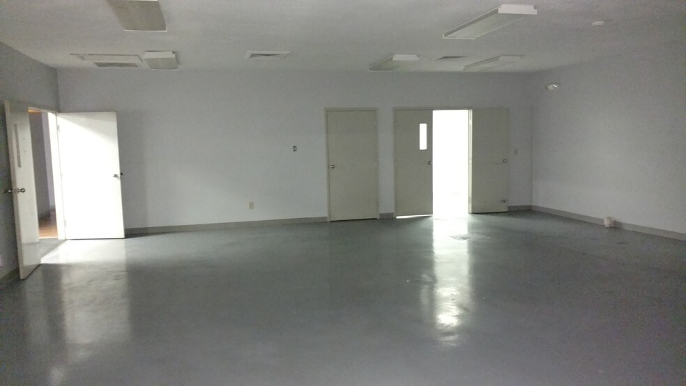 More Photos Of 2730 Washington Blvd, Belpre Medical For Lease