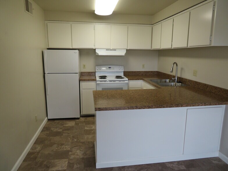 More Photos Of 266 S Yolo St, Willows Apartments For Sale